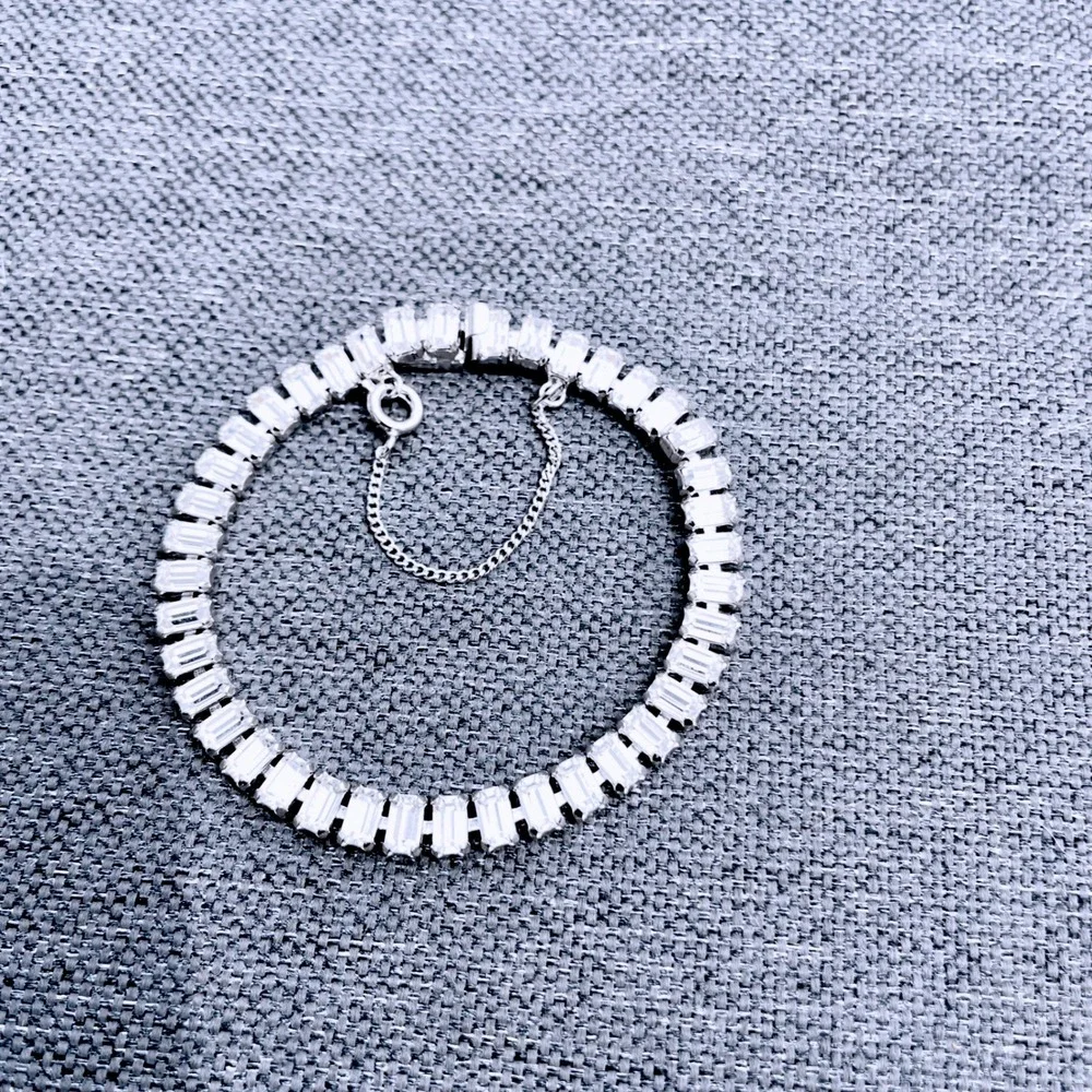 B David Vintage Crystal Tennis Bracelet Baguette Silver Tone Safety Chain 7in